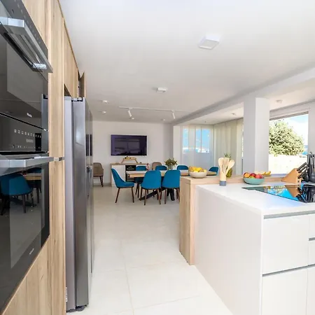Villa-onorato Auf Losinj Нерезине